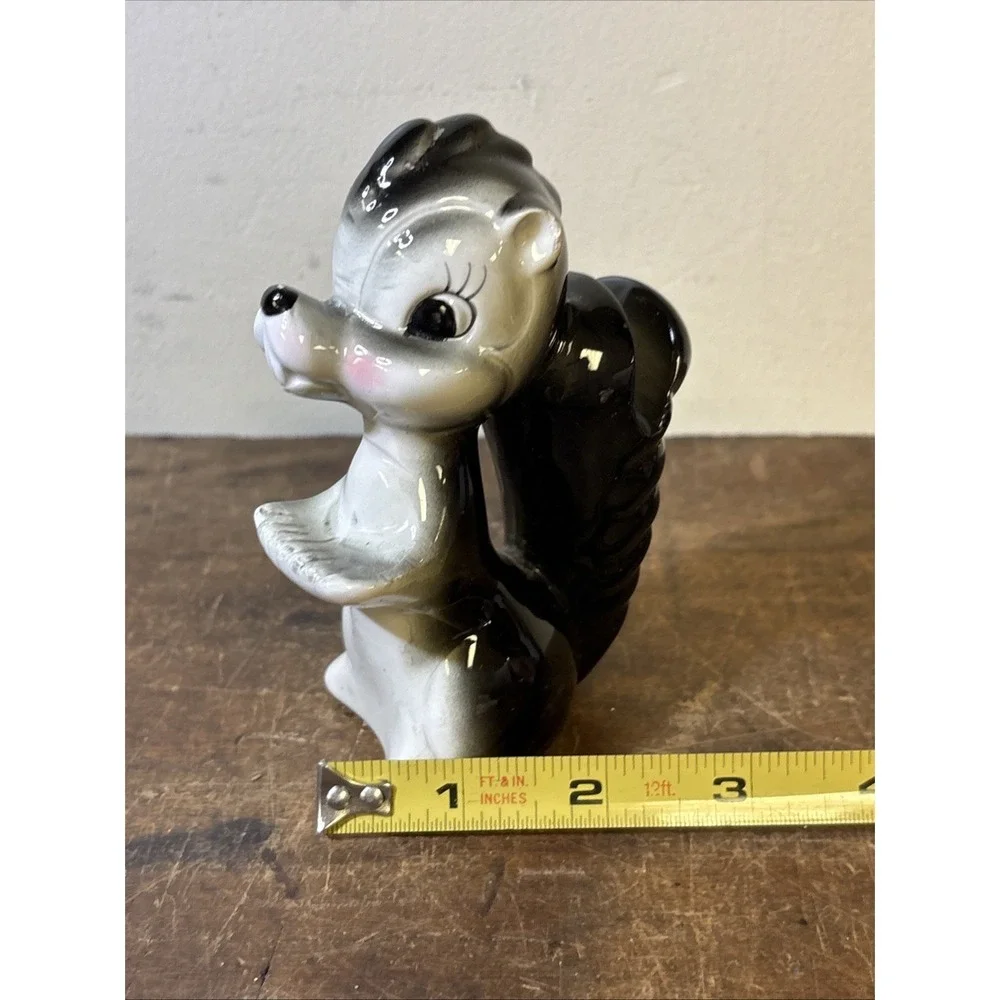 Vintage Figurine - Ceramic Skunk - Card Holder Whimsical Kitschy Eyelashes